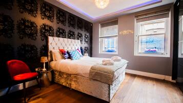 Apartamento superluxo, 2 quartos | 2 quartos, individualmente decorados, individualmente mobiliados