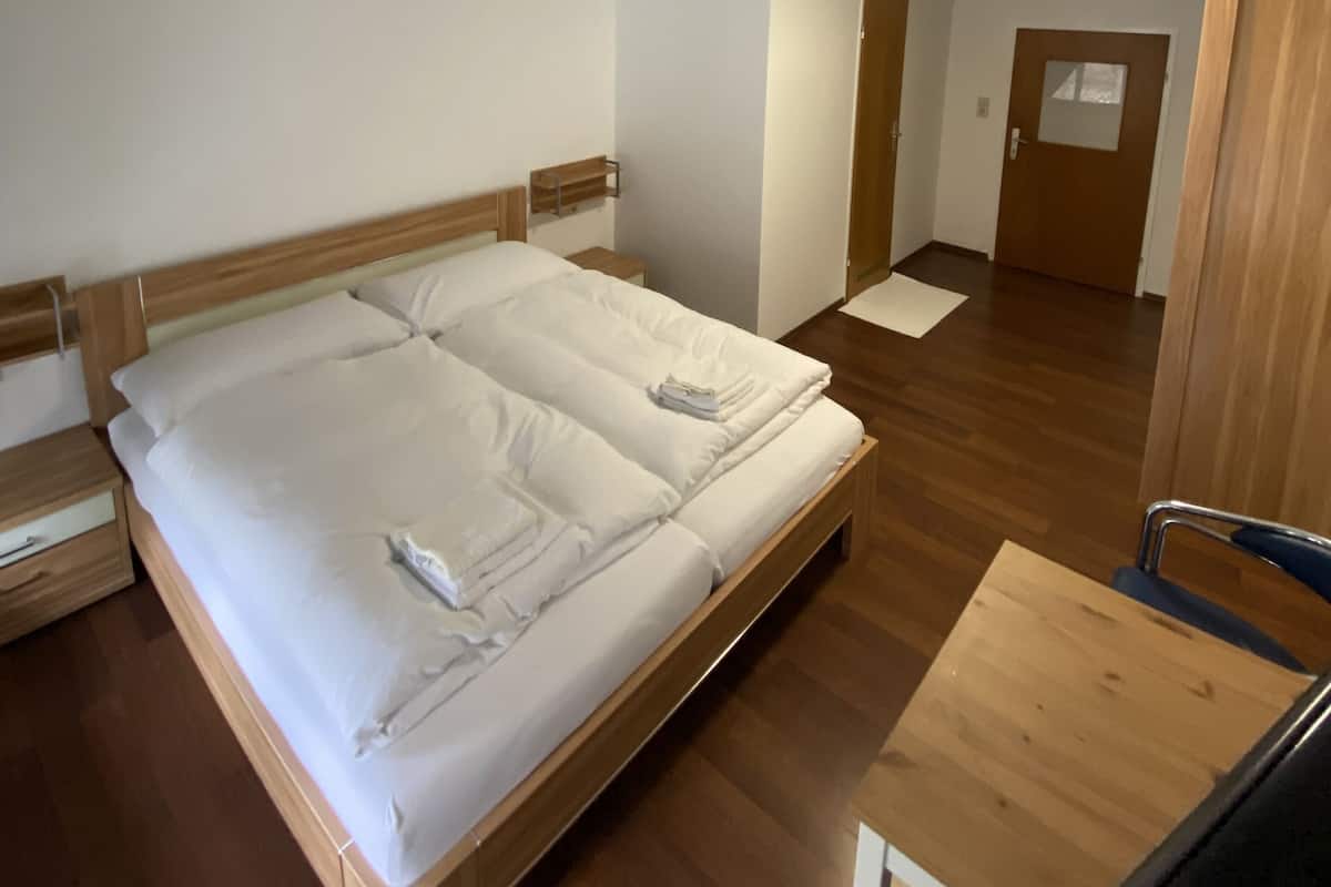 Double Room | WiFi (free)