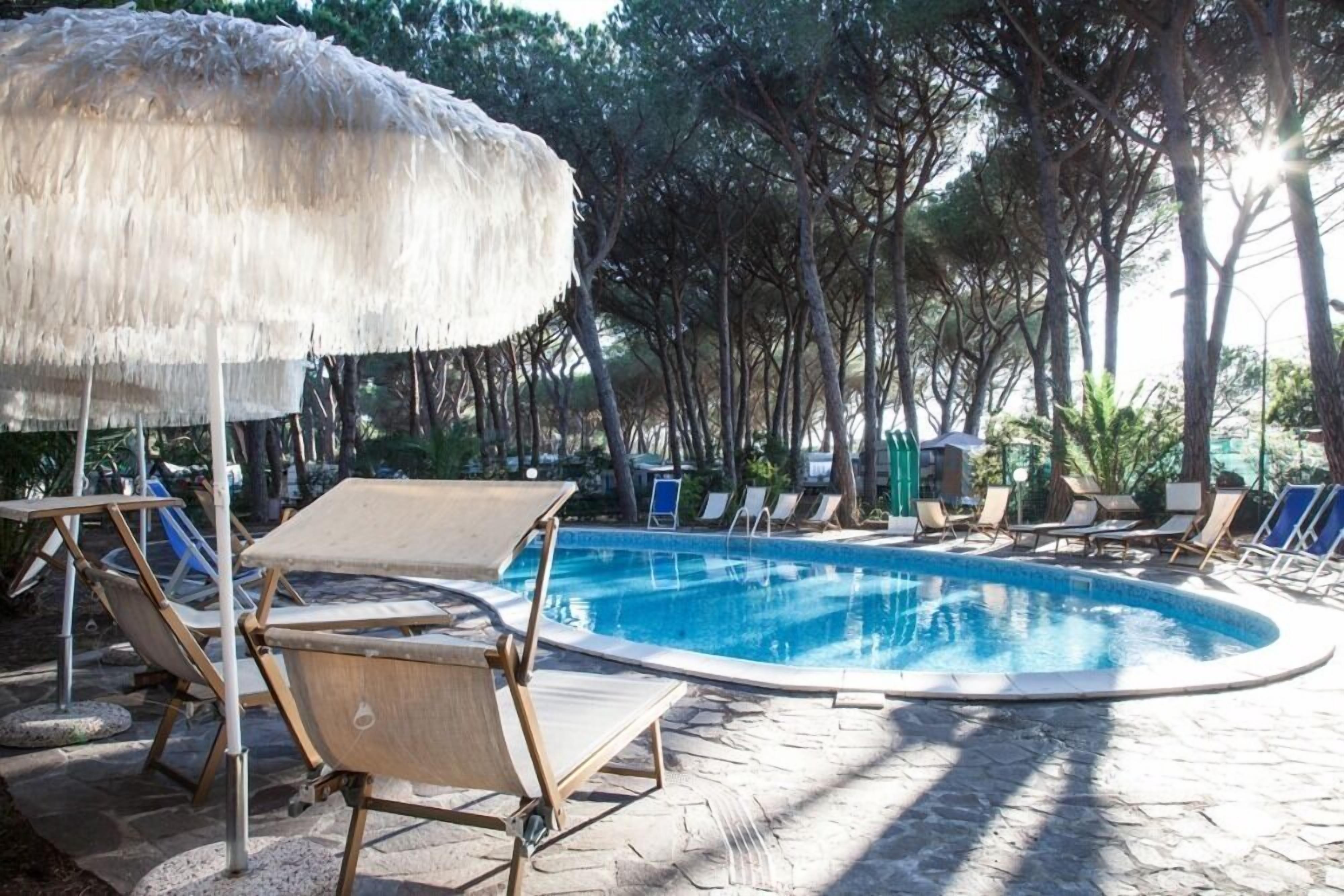 Seasonal outdoor pool