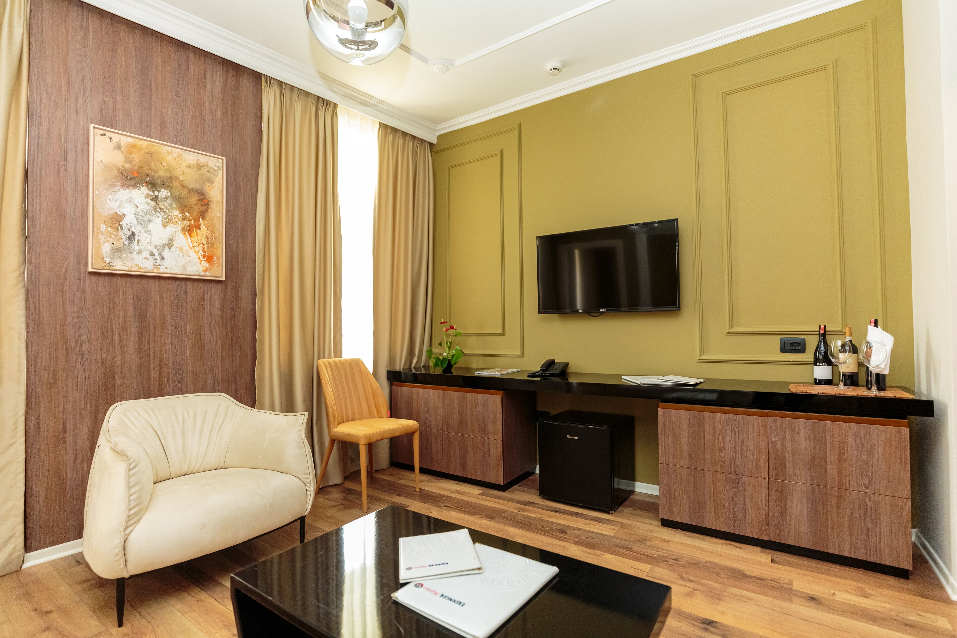 Photo - Regina City Hotel