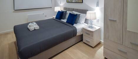 Apartment | 1 Schlafzimmer, schallisolierte Zimmer, Bügeleisen/Bügelbrett