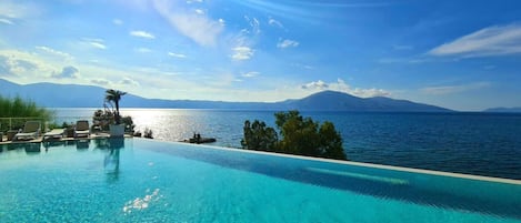 Piscina all'aperto