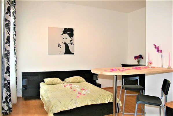 Premium Studio | Individually decorated, individually furnished, desk, laptop workspace