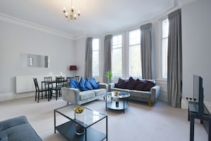 Apartamento | Sala de estar | TV de tela plana