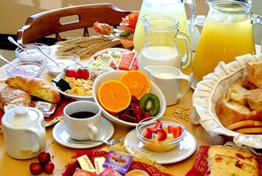 Daily buffet breakfast (EUR 5 per person)