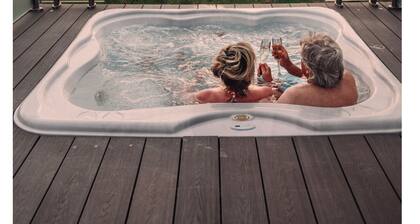 SeaBeds Luxury Lookouts with Hot Tubs