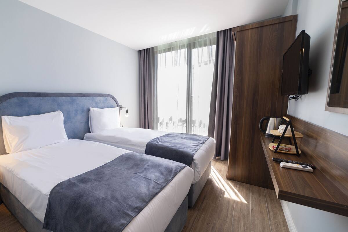 Free minibar, soundproofing, free WiFi, bed sheets