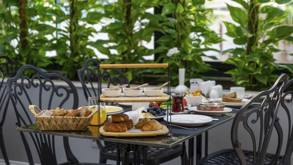 Daily continental breakfast (TRY 70 per person)