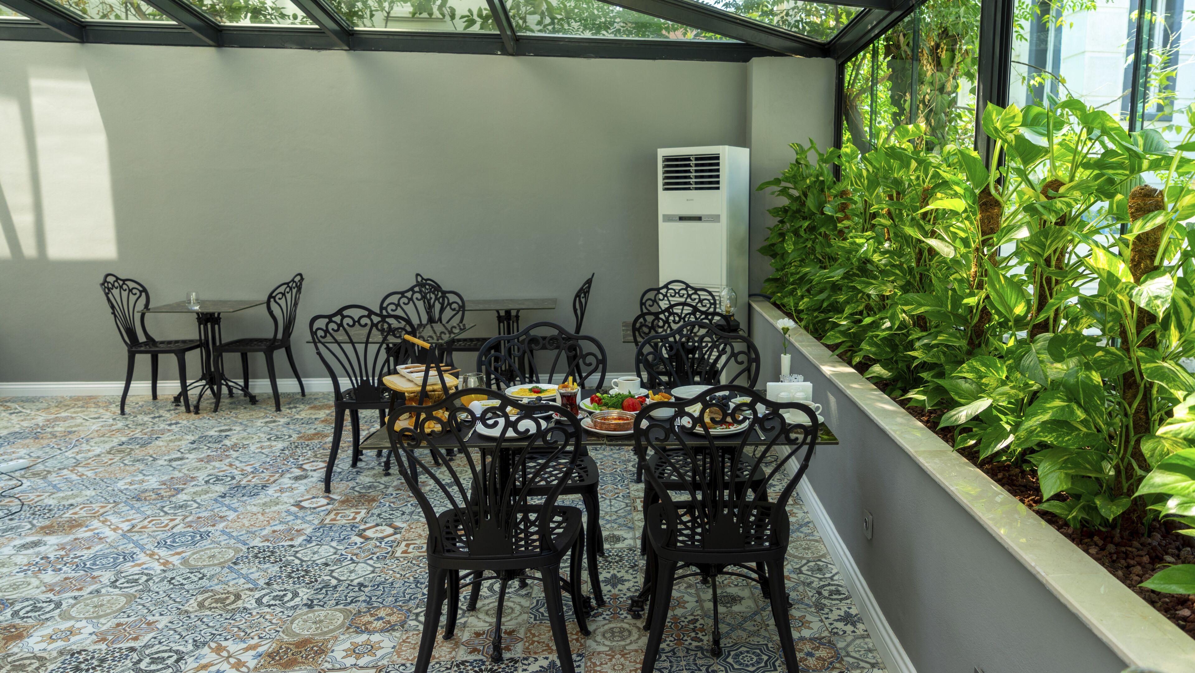 daily continental breakfast (try 70 per person)