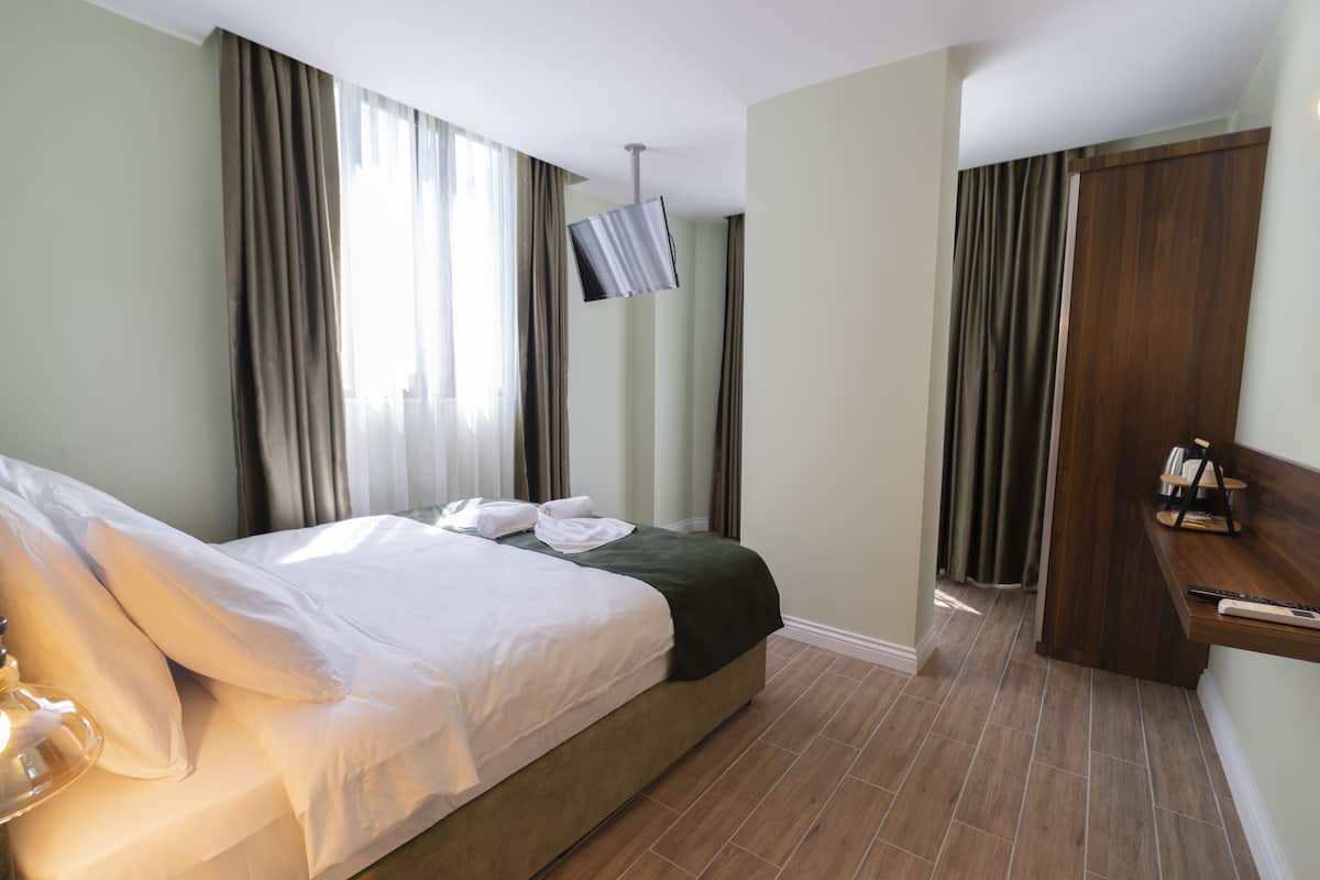 superior room, garden view | 1 bedroom, free minibar, soundproofing, free wifi