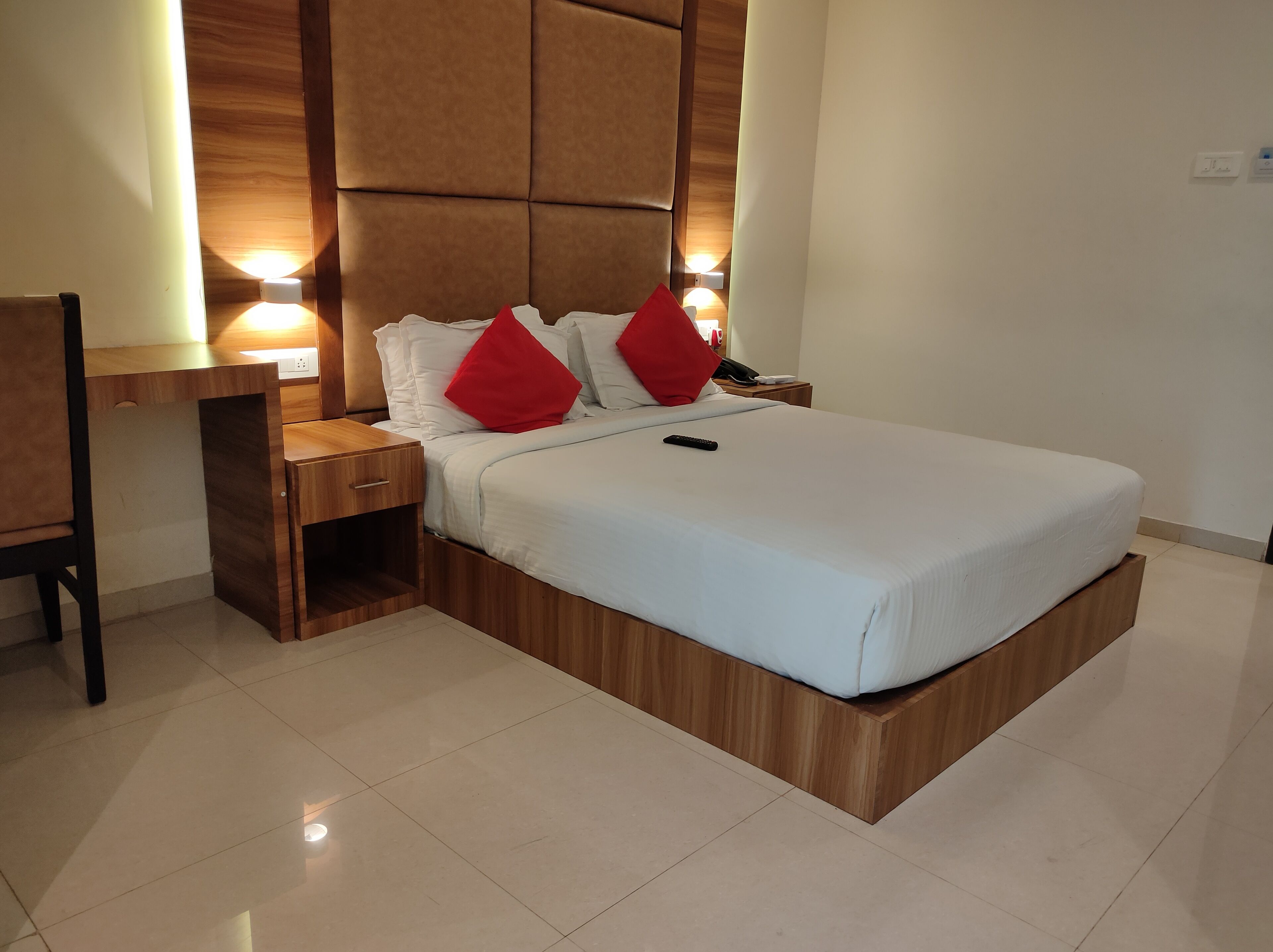 Individually decorated, individually furnished, laptop workspace