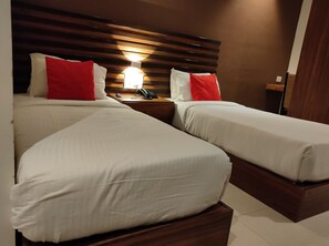 Room - Hotel Universal Garden (Mumbai)