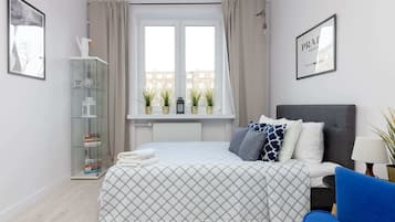 Deluxe Apartment | 2 bedrooms, hypo-allergenic bedding available, desk, laptop workspace