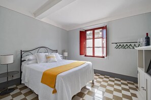 Chambre Double (n.4) | Literie de qualité supérieure, minibar, ameublement personnalisé