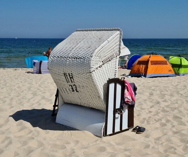 Perto da praia, areia branca