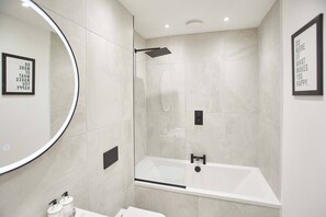 Apartment, 2 Bedrooms | Bathroom