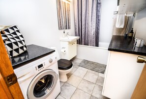 Comfort Apartment, 2 Bedrooms | Bathroom