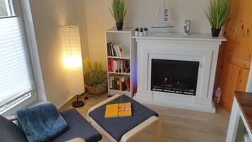 55-Zoll-Flachbildfernseher mit Satellitenempfang, Fernseher