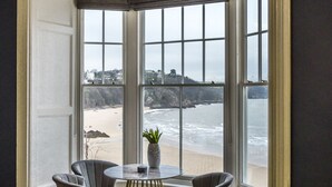 아파트 (2 Bedrooms) | 거실 공간