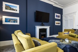 Departamento (2 Bedrooms) | Sala de estar | Televisión 