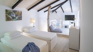 4 chambres, fer et planche à repasser, Wi-Fi, draps fournis