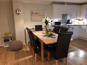 House, 4 Bedrooms | In-room dining - Atlantic Lodge (Newquay)