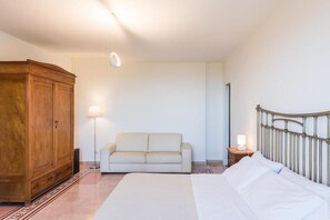 Desk, blackout curtains, free WiFi, bed sheets