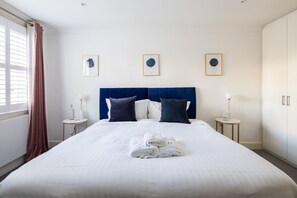 Luksushus | 4 soverom, strykejern/-brett, wi-fi (inkludert) og sengetøy