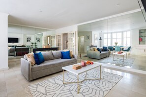 Luxury House | Living area