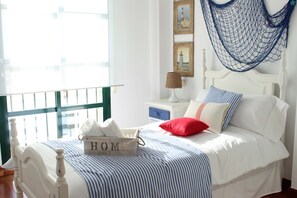 Hus, 5 soverom, terrasse | 5 soverom, skrivebord, lydisolert og barnesenger (inkludert)