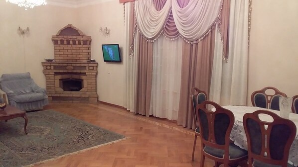 Apartment, 2 Bedrooms | Living room