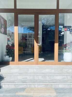 Entrée de l’hébergement