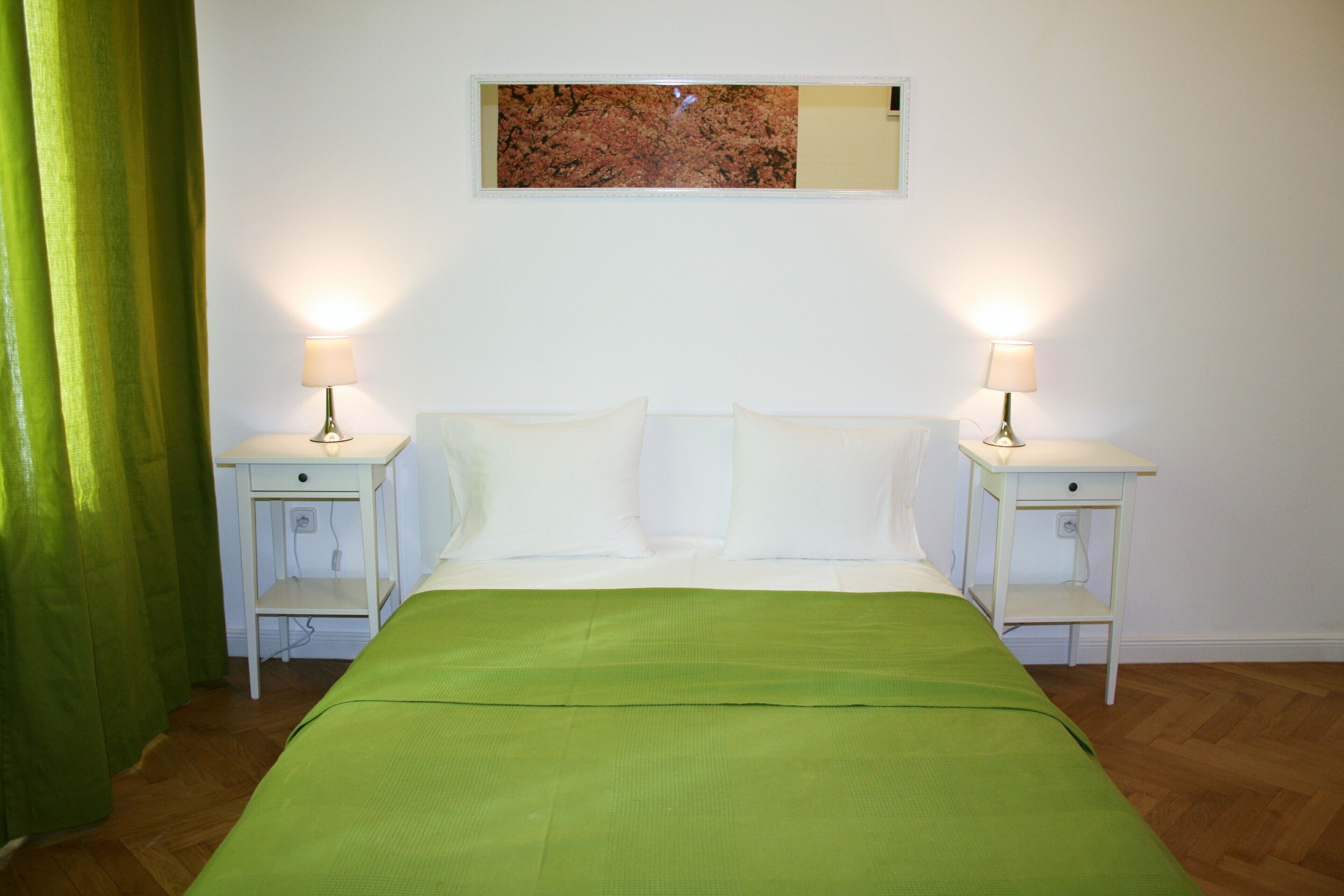 Comfort-Studio | Bügeleisen/Bügelbrett, kostenloses WLAN, Bettwäsche