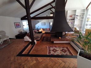 Smart TV, fireplace, Netflix, DVD player