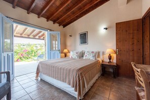 Free cots/infant beds, free WiFi, bed sheets
