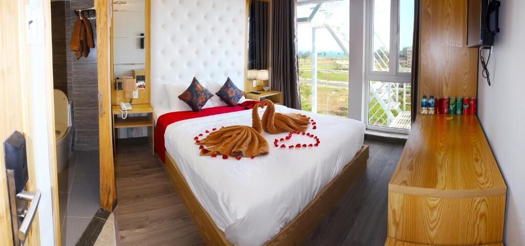 In-room safe, desk, blackout drapes, soundproofing