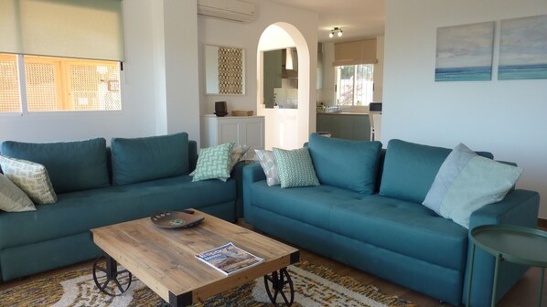 Premium Apartment, 3 Bedrooms | Living room