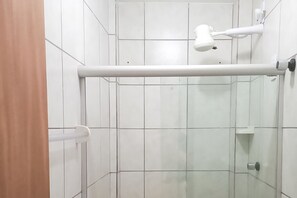 Dusche, Handtücher, Toilettenpapier