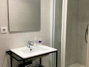 Hair dryer, towels