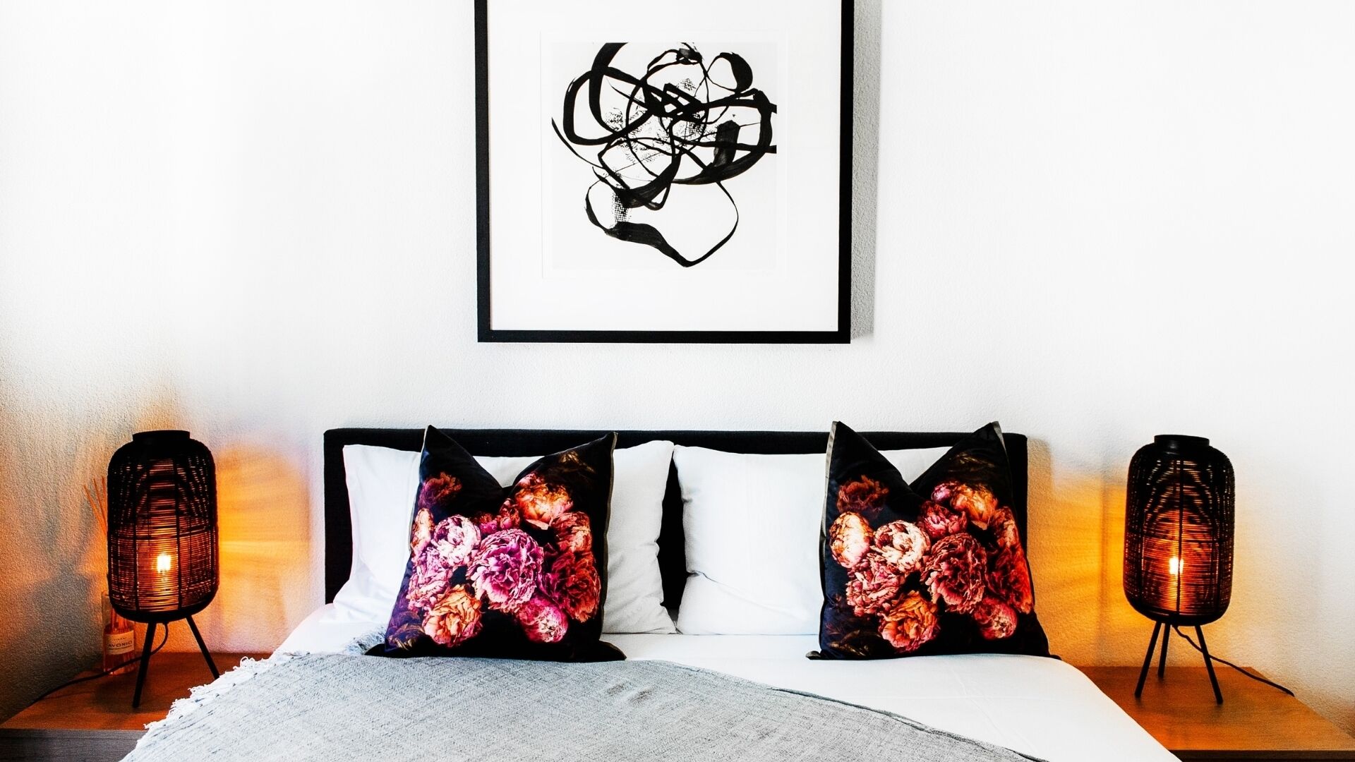 Literie hypoallergénique, couette en duvet d'oie, rideaux occultants