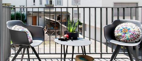 Senior-Studio, 1 King-Bett und Schlafsofa, Balkon | Balkon