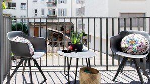 Studio Sénior, 1 très grand lit et 1 canapé-lit, balcon | Balcon