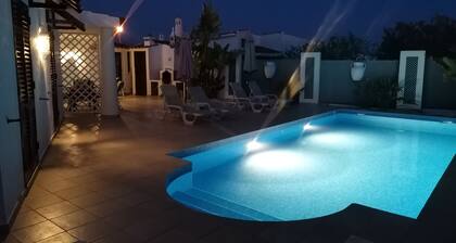 Villa 2 on fantastic location on Oura beach, Albufeira