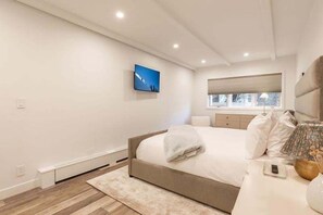 Condo, 2 Bedrooms | 2 bedrooms, iron/ironing board, free WiFi, bed sheets