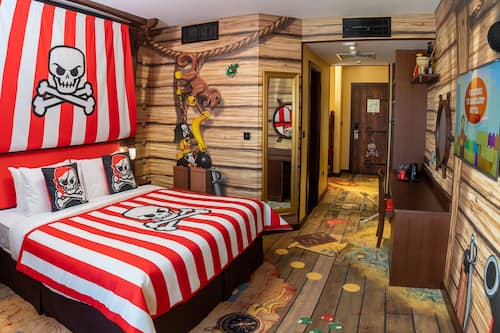 Habitación Premium (PIRATES Fully Themed Room) | Ropa de cama de alta calidad y camas con efecto memoria