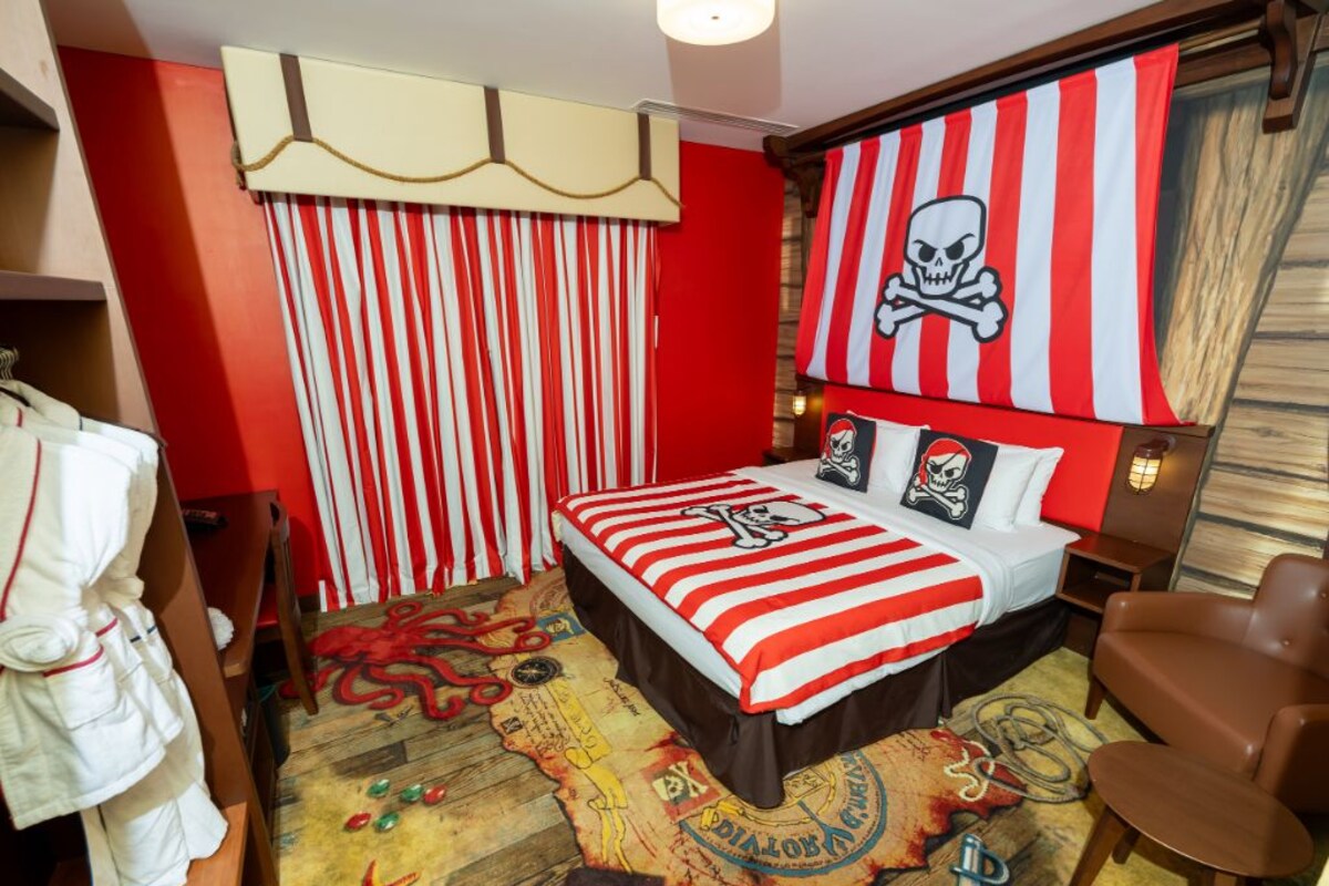 Phòng Suite dành cho gia đình (PIRATES Fully Themed Family Suite) | Bộ đồ giường cao cấp, nệm cao su hoạt tính (memory foam) 
