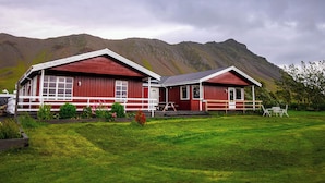 Unclassified image, 4 of 38, button - Móar Guesthouse (Hvalfjarðarsveit)