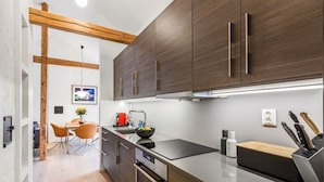 Apartment | Private kitchen - StayPlus Penthouse Apt Balcony (Oslo)