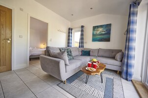 Luxury Cabin, Shared Bathroom (Bracken Barn) | Lounge