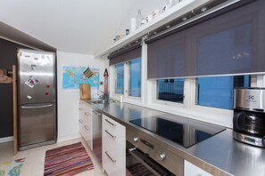 Refrigerador, horno, placa de cocina, lavavajillas